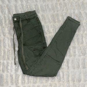 American Eagle Hi-Rise Cargo Jegging